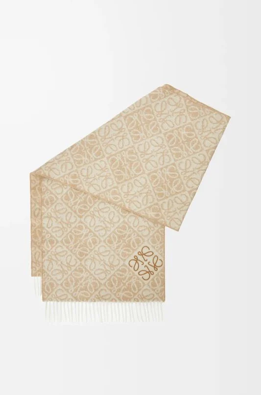 LOEWE 刺繍ロゴ マフラー　ベージュ 中古・古着通販】LOEWE (ロエベ) アナグラム刺繍モヘアマフラー